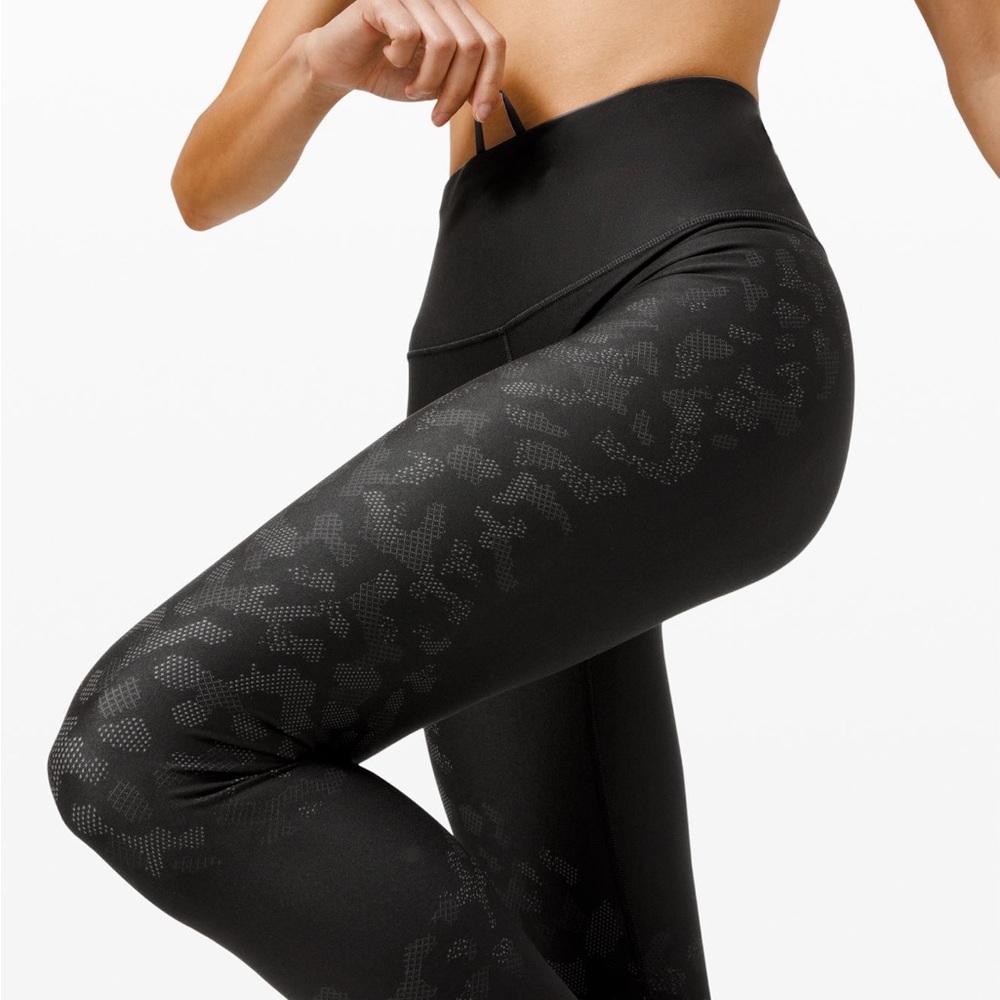 Lululemon Mapped Out High Rise Tight
28" * Camo
